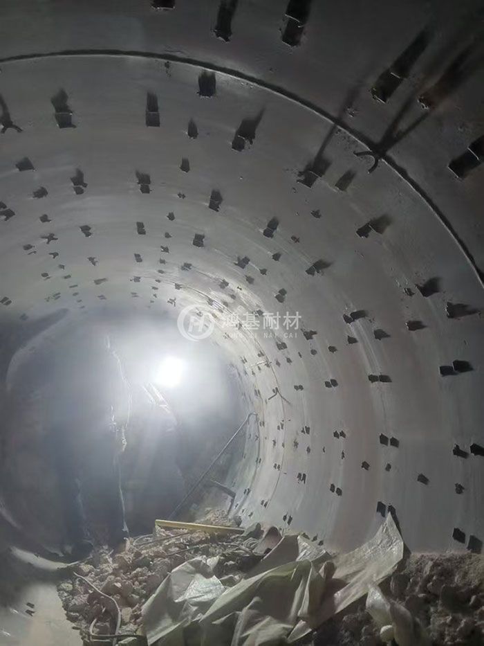 回轉窯內襯拆除完畢